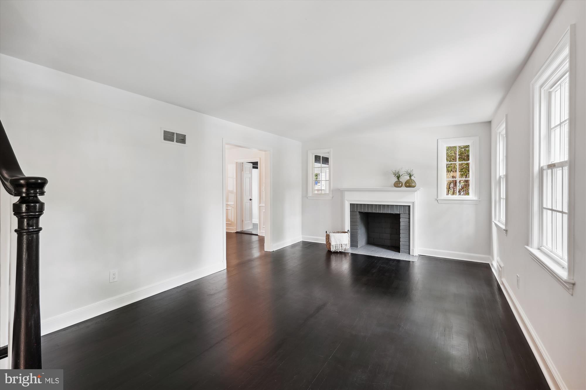 5913 Ramsgate Road Bethesda, MD 20816 - Photo 10 of 55 Living Room