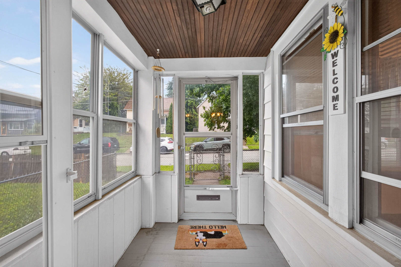 1913 10th Street Moline, IL 61265 - Photo 4 of 34