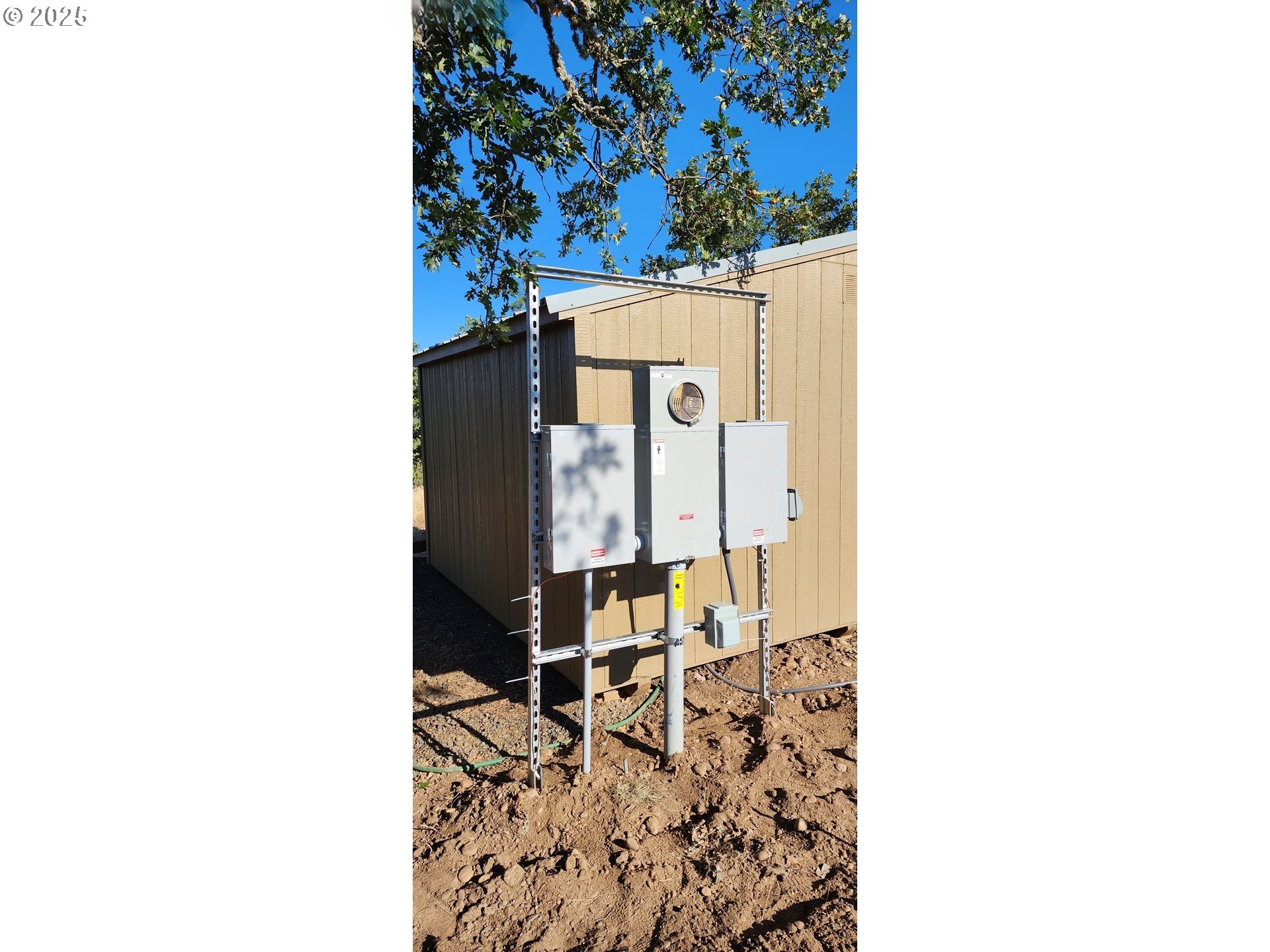 104 Jenkins Creek Road Goldendale, WA 98620 - Photo 23 of 45 a picture of a wall with white wall