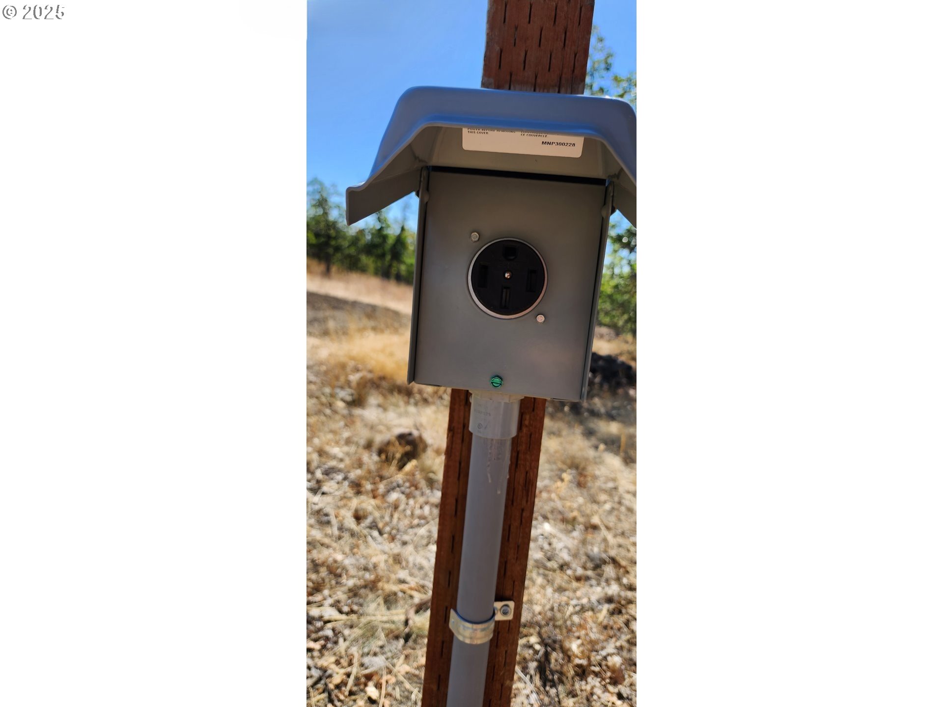104 Jenkins Creek Road Goldendale, WA 98620 - Photo 25 of 45 a utility room with dryer and washer