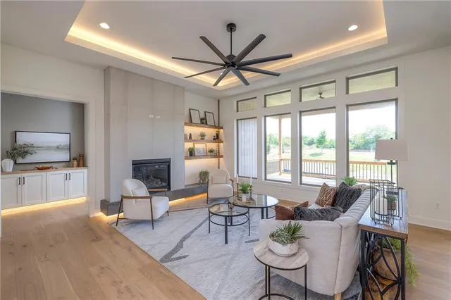 $810,000 | 1011 Wilds Parkway, Greenwood, MO 64034