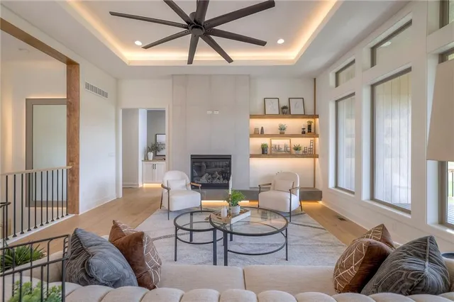 $810,000 | 1011 Wilds Parkway, Greenwood, MO 64034