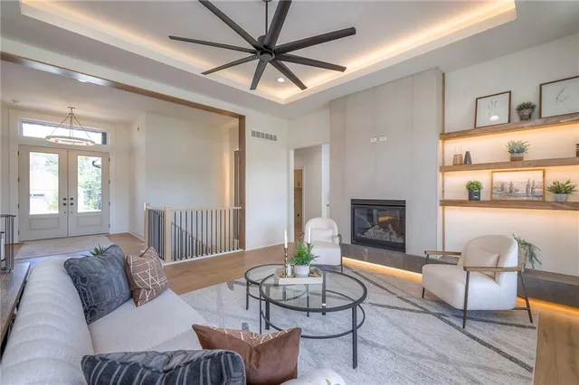 $810,000 | 1011 Wilds Parkway, Greenwood, MO 64034