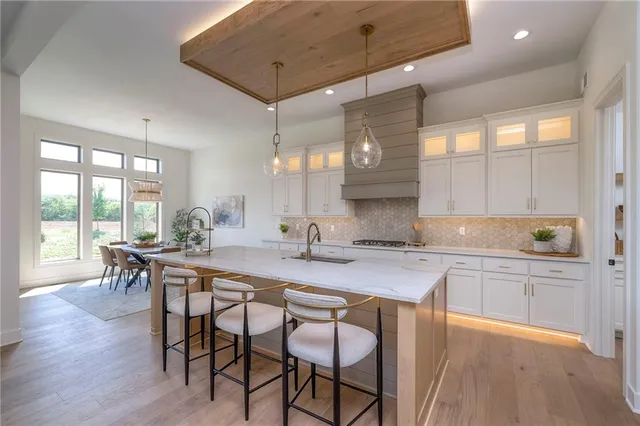 $810,000 | 1011 Wilds Parkway, Greenwood, MO 64034