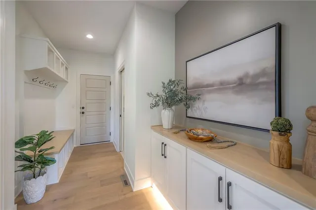 $810,000 | 1011 Wilds Parkway, Greenwood, MO 64034