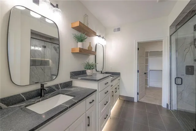 $810,000 | 1011 Wilds Parkway, Greenwood, MO 64034