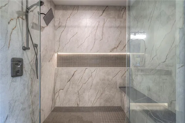 $810,000 | 1011 Wilds Parkway, Greenwood, MO 64034