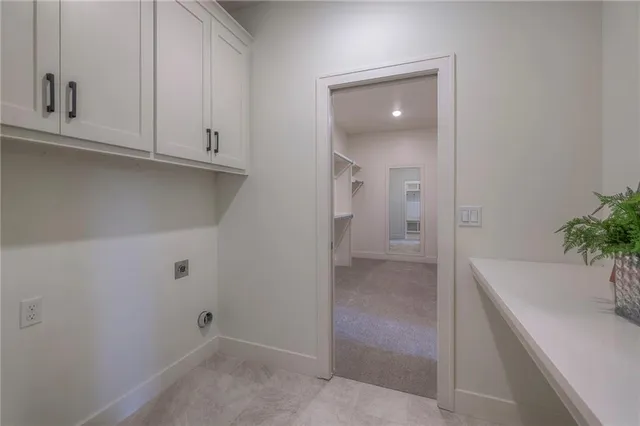 $810,000 | 1011 Wilds Parkway, Greenwood, MO 64034