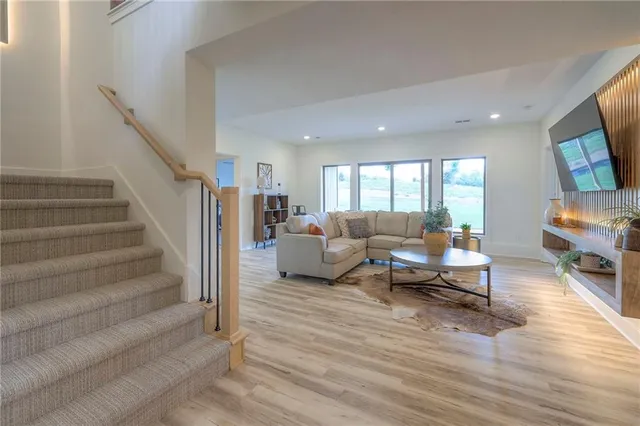 $810,000 | 1011 Wilds Parkway, Greenwood, MO 64034