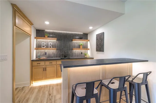 $810,000 | 1011 Wilds Parkway, Greenwood, MO 64034