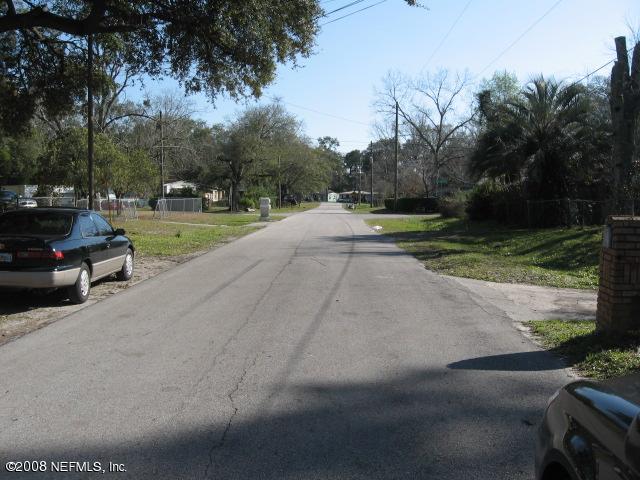 7928 Denham Road East Jacksonville, FL 32208 - Photo 13 of 14 Street Scene East