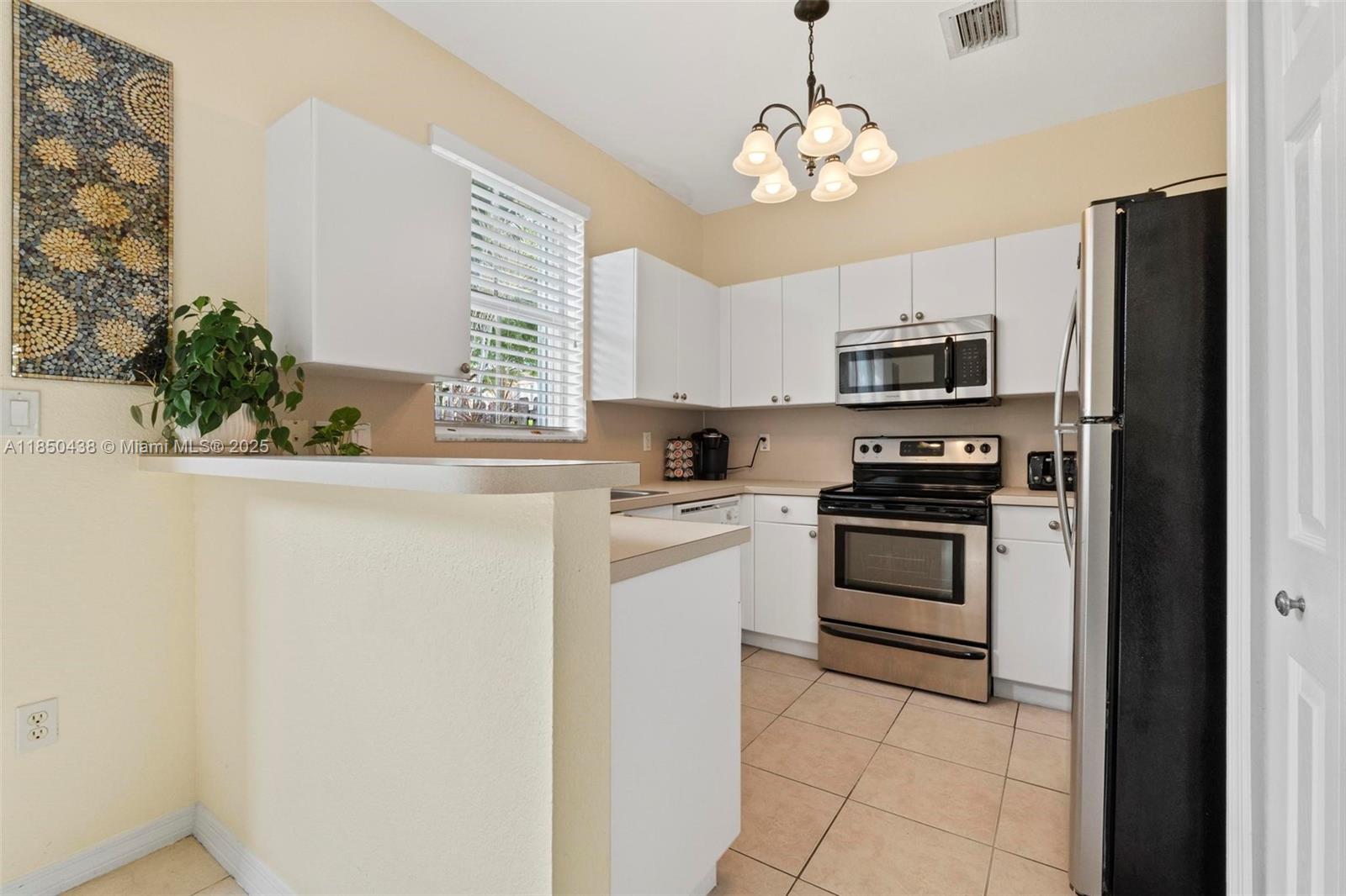 12195 Southwest 124th Path Miami, FL 33186 - Photo 13 of 42 Gallery Image 13