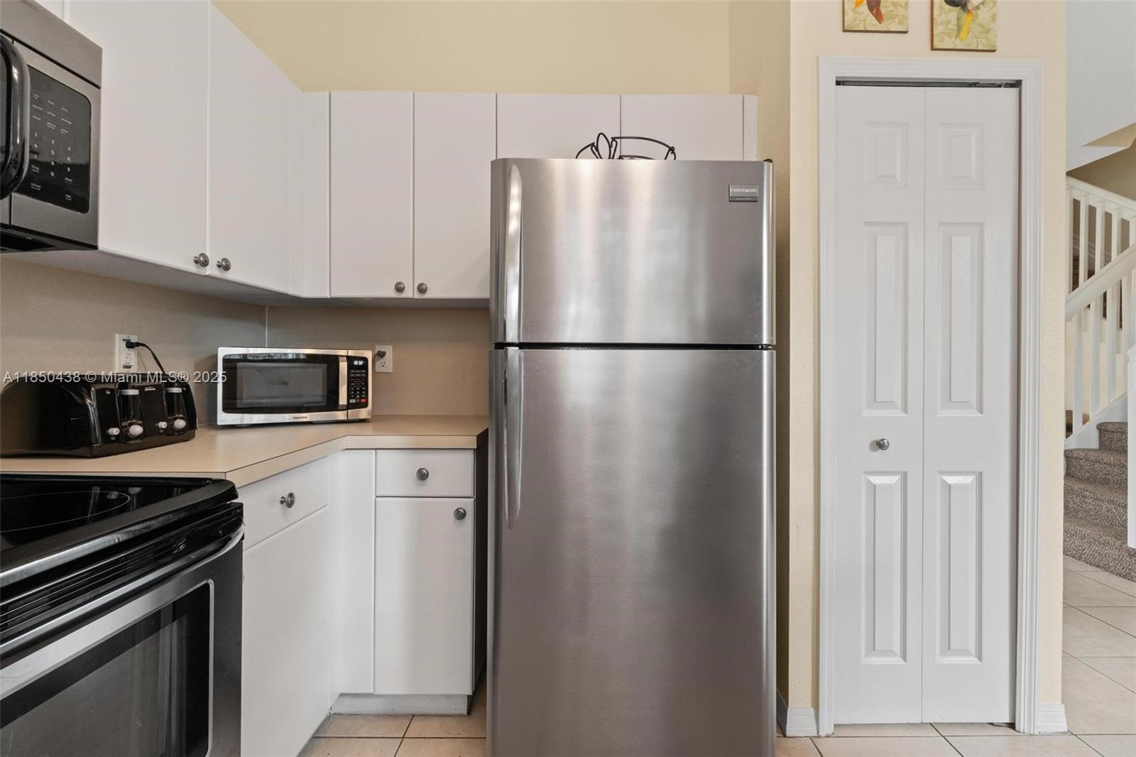 12195 Southwest 124th Path Miami, FL 33186 - Photo 15 of 42 Gallery Image 15