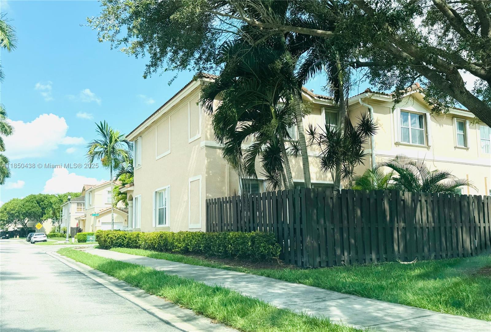 12195 Southwest 124th Path Miami, FL 33186 - Photo 2 of 42 Gallery Image 2