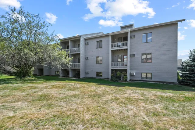 $229,900 | 5 Tsienneto Road, Unit 170, Derry, NH 03038