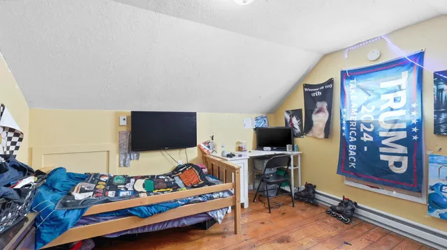 $179,900 | 202 East Whitley Street, Unit 2, Churubusco, IN 46723