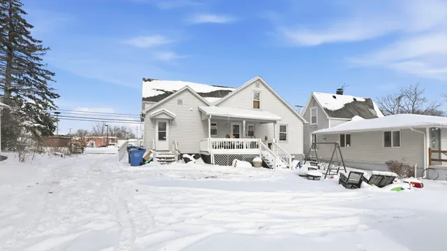 $179,900 | 202 East Whitley Street, Unit 2, Churubusco, IN 46723