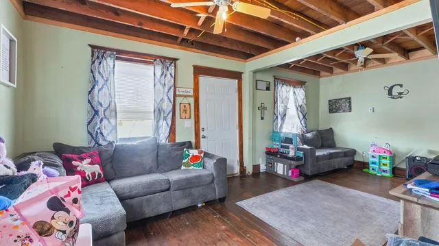 $179,900 | 202 East Whitley Street, Unit 2, Churubusco, IN 46723