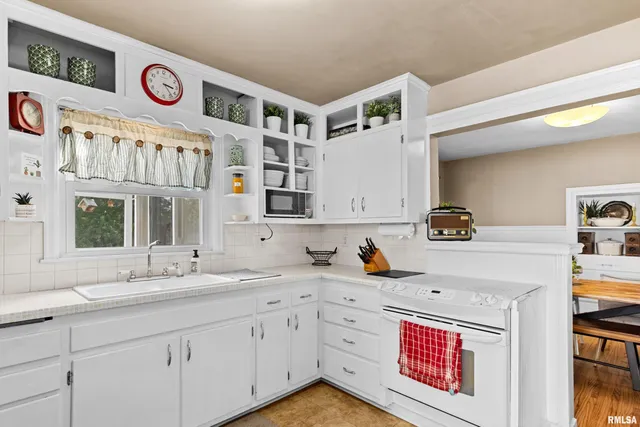 $186,500 | 202 North Street, Washington, IL 61571