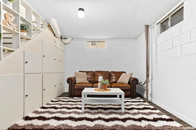 $186,500 | 202 North Street, Washington, IL 61571