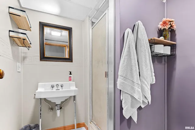 $186,500 | 202 North Street, Washington, IL 61571