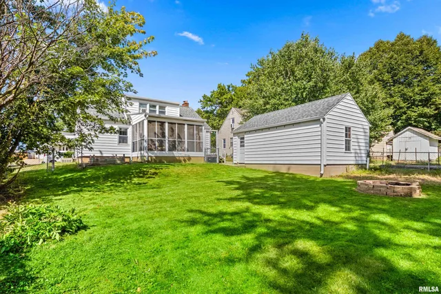 $186,500 | 202 North Street, Washington, IL 61571