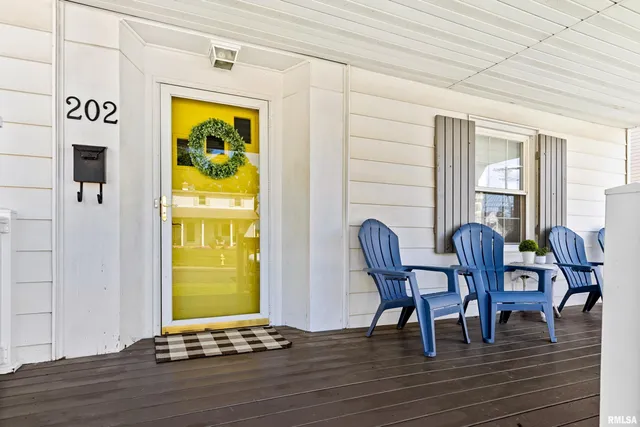 $186,500 | 202 North Street, Washington, IL 61571