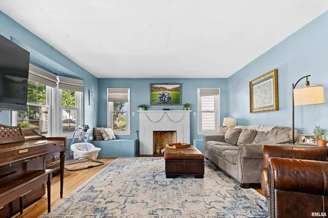 $186,500 | 202 North Street, Washington, IL 61571