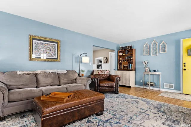 $186,500 | 202 North Street, Washington, IL 61571