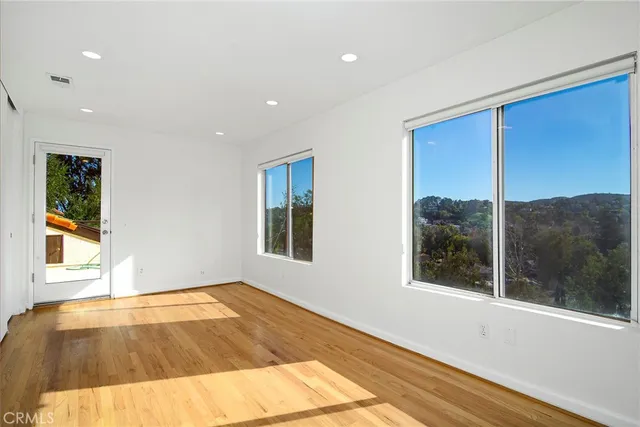 $5,500 | 22210 Miston Drive, Woodland Hills, CA 91364