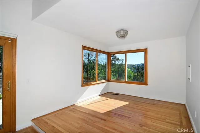 $5,500 | 22210 Miston Drive, Woodland Hills, CA 91364