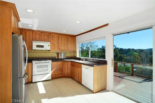 $5,500 | 22210 Miston Drive, Woodland Hills, CA 91364