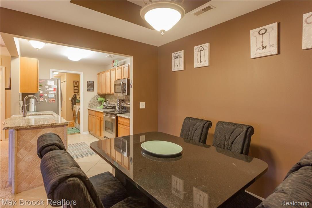11750 Farmington Road, Unit 36 Livonia, MI 48150 - Photo 10 of 28 IMG_3246.JPG
