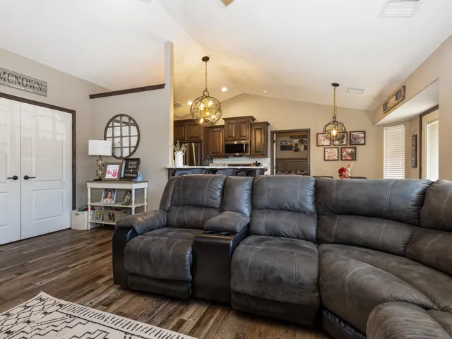 $215,000 | 1220 South Emporia Street, El Dorado, KS 67042