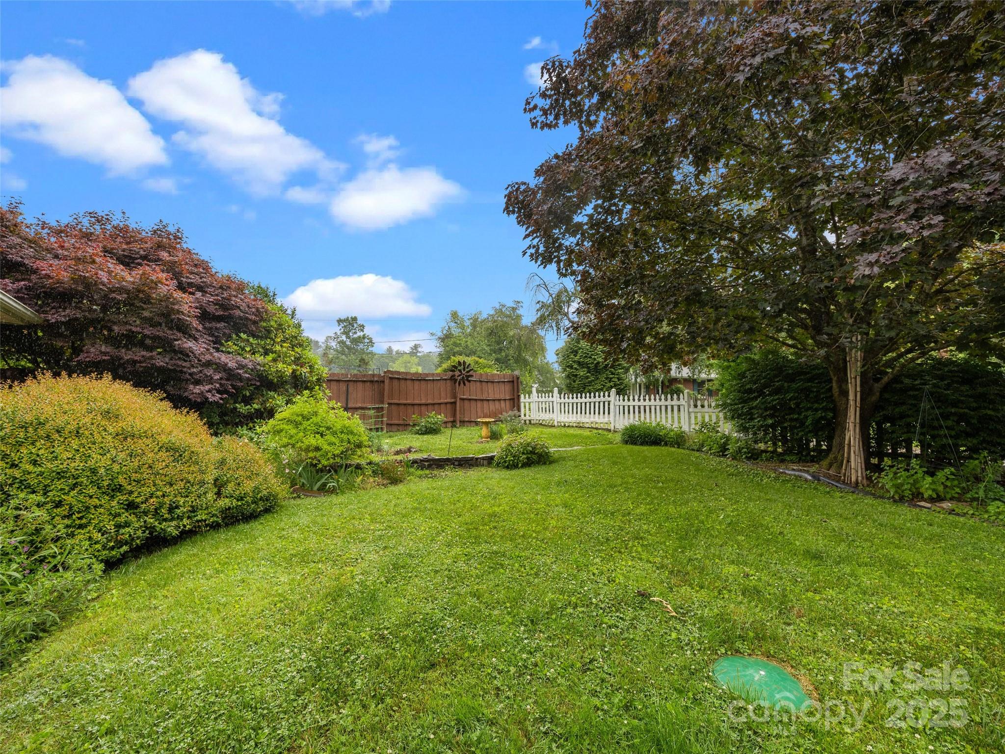 107 Edgehill Road Hendersonville, NC 28739 - Photo 17 of 48 Gallery Image 17