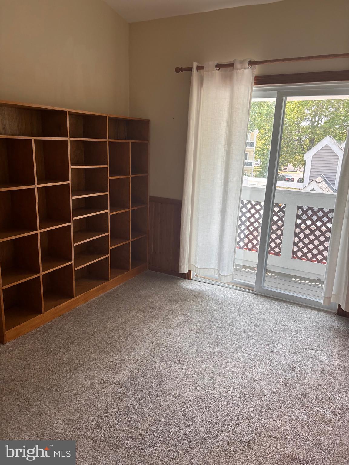 12889 C Grays Pointe Road, Unit 12889C Fairfax, VA 22033 - Photo 6 of 21 a view of an empty room with a window