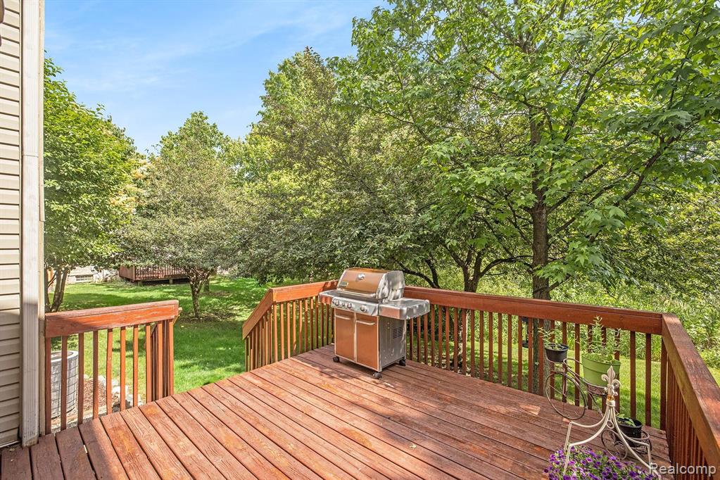 41531 Glade Road Canton, MI 48187 - Photo 6 of 37