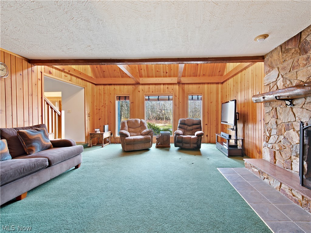 498 Center Road Akron, OH 44319 - Photo 4 of 35