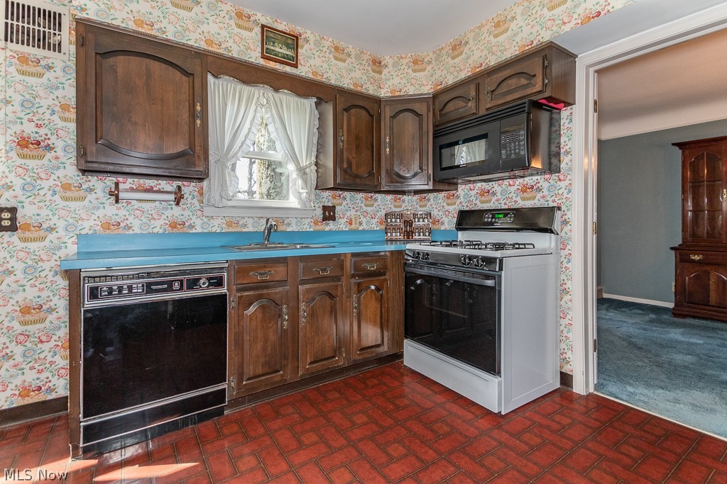 5258 East Farnhurst Road Cleveland, OH 44124 - Photo 11 of 39 Gallery Image 11