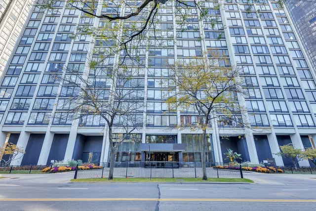 $2,800 | 5445 North Sheridan Road, Unit 1512, Chicago, IL 60640