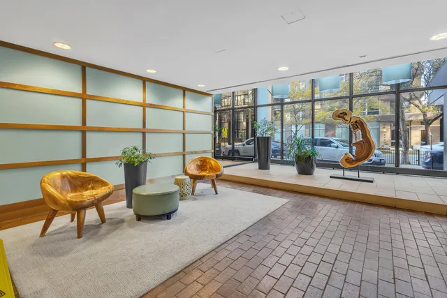 $2,800 | 5445 North Sheridan Road, Unit 1512, Chicago, IL 60640