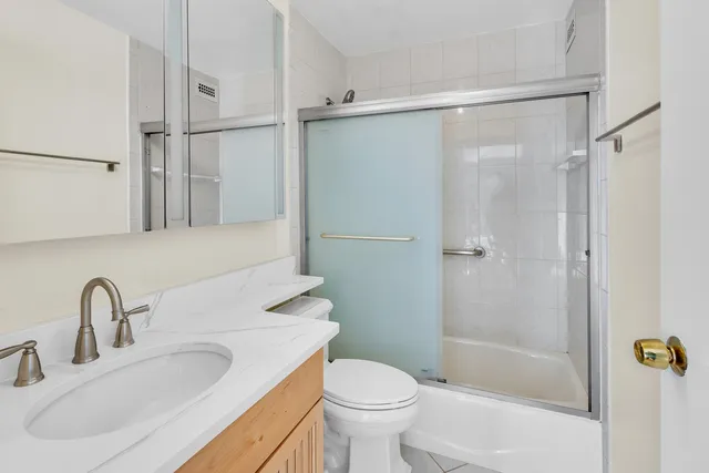 $2,800 | 5445 North Sheridan Road, Unit 1512, Chicago, IL 60640