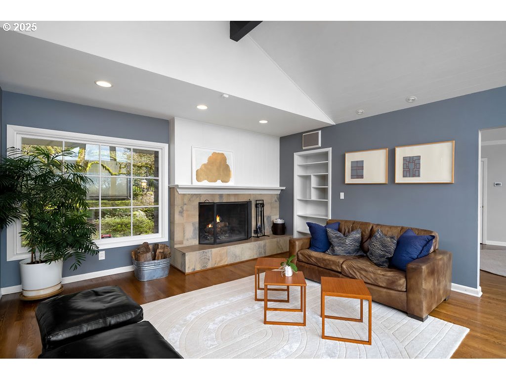 3925 Southwest Humphrey Boulevard Portland, OR 97221 - Photo 11 of 48