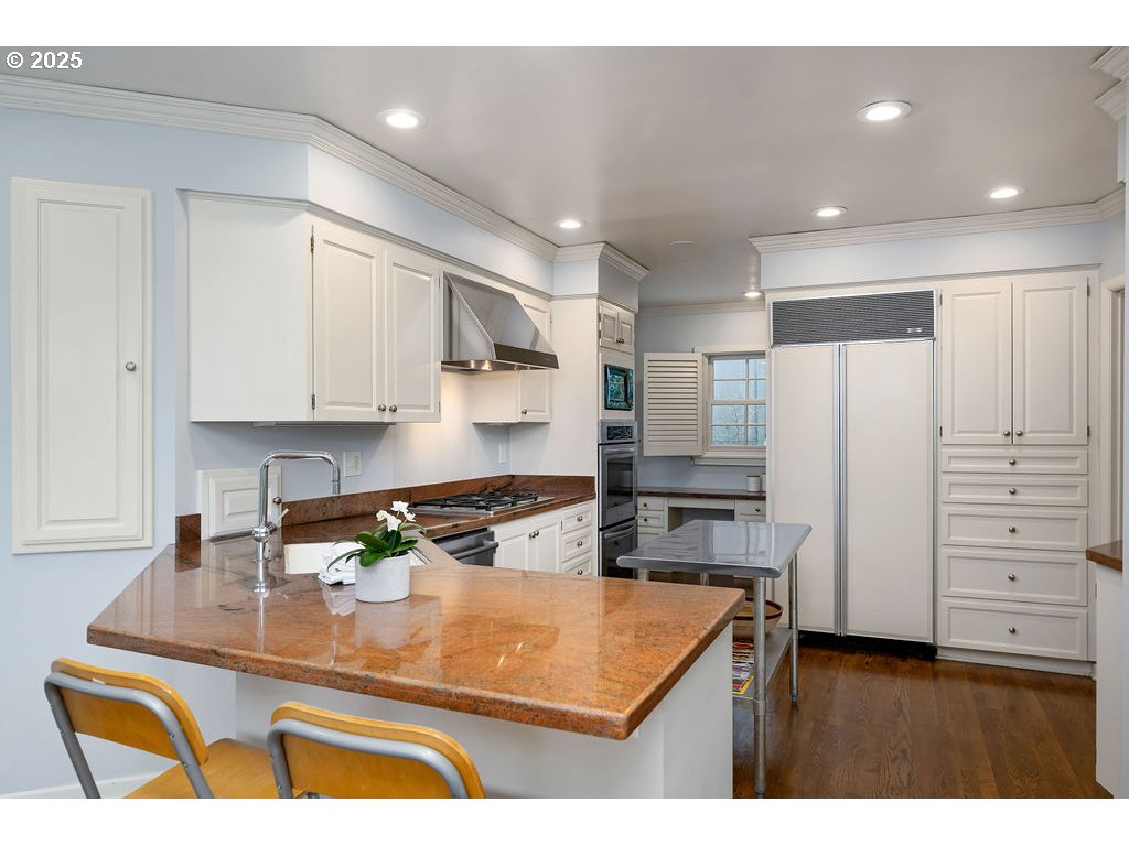 3925 Southwest Humphrey Boulevard Portland, OR 97221 - Photo 16 of 48