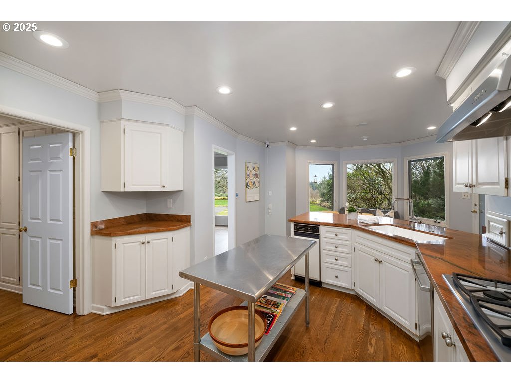 3925 Southwest Humphrey Boulevard Portland, OR 97221 - Photo 18 of 48