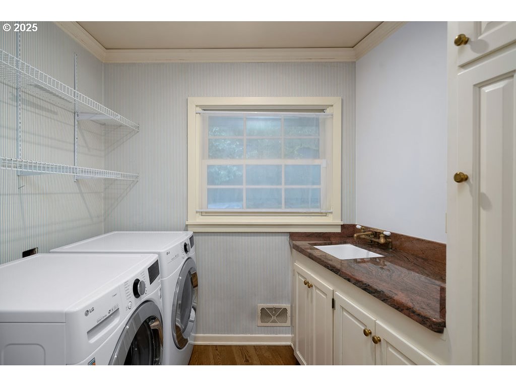 3925 Southwest Humphrey Boulevard Portland, OR 97221 - Photo 29 of 48