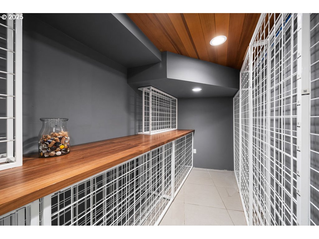 3925 Southwest Humphrey Boulevard Portland, OR 97221 - Photo 33 of 48