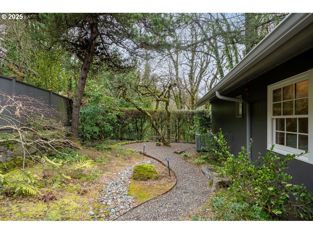 3925 Southwest Humphrey Boulevard Portland, OR 97221 - Photo 44 of 48