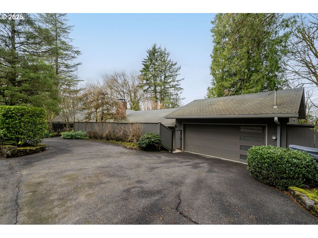 3925 Southwest Humphrey Boulevard Portland, OR 97221 - Photo 47 of 48