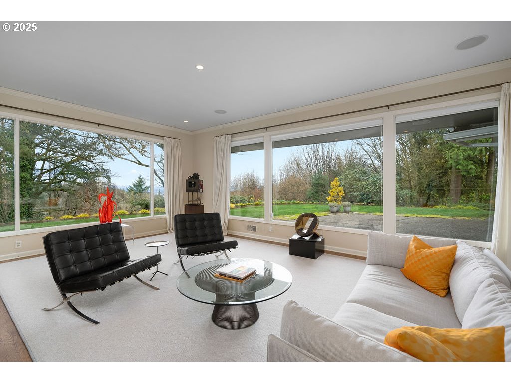 3925 Southwest Humphrey Boulevard Portland, OR 97221 - Photo 9 of 48